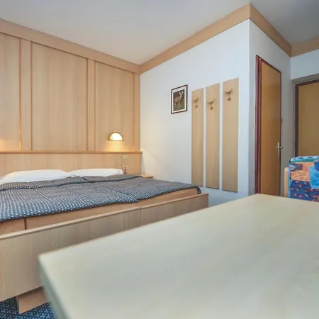 Hotel Mary