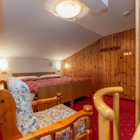 Hotel Mary 2*