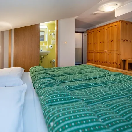 Mary Hotel