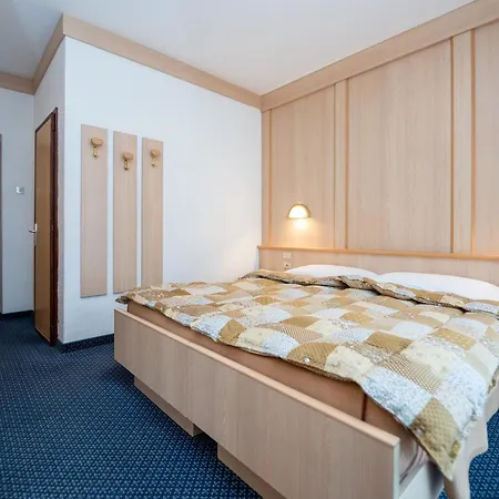 Hotel Mary 2*
